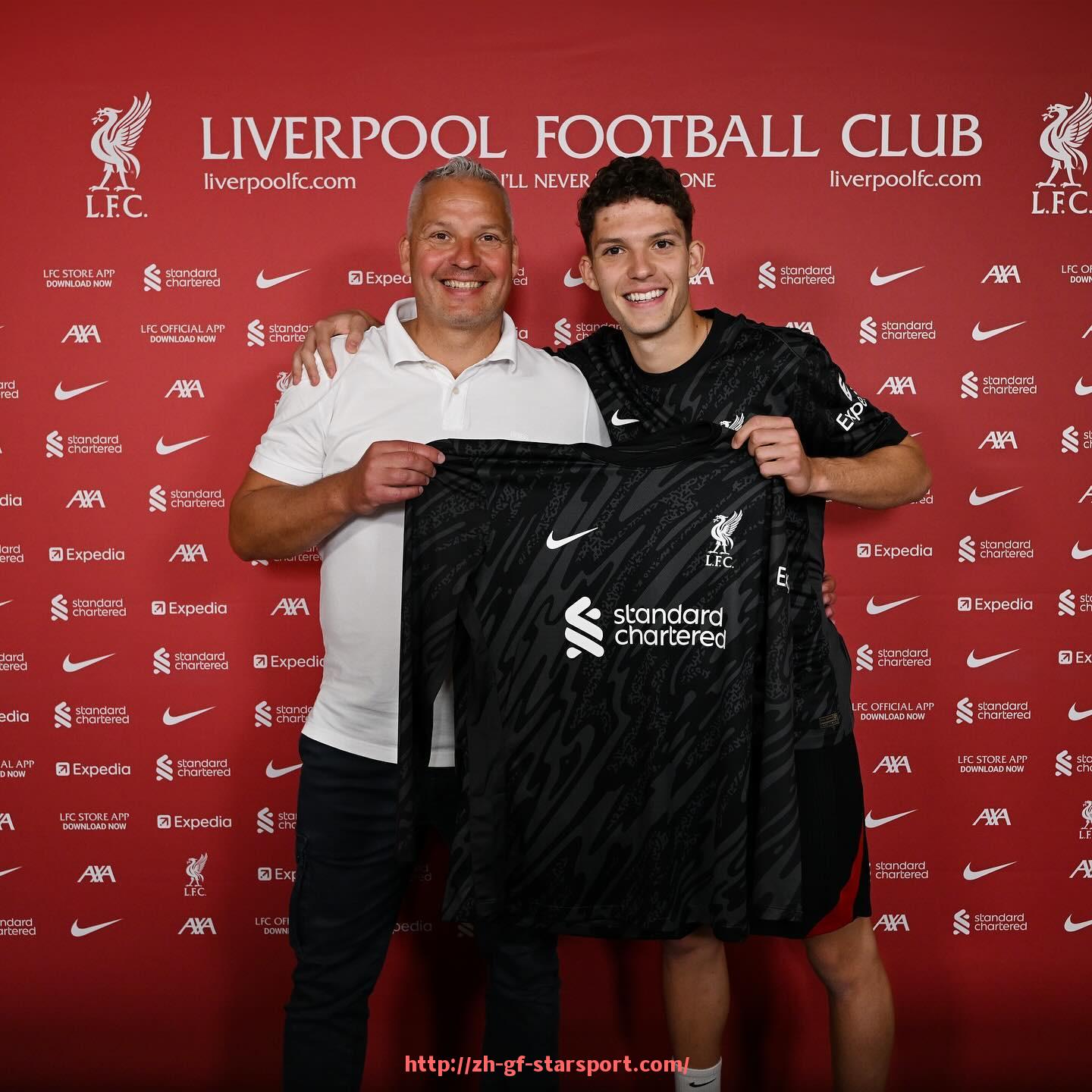 星空体育app-世俱杯未来或与欧超联赛冲突可能性及应对策略